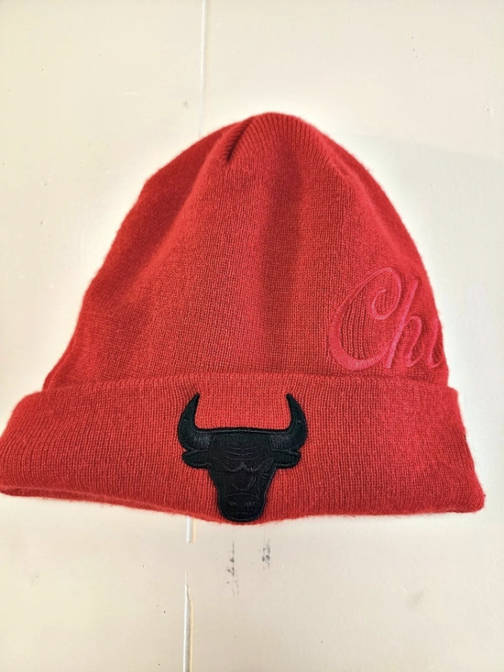 Excellent Condition, New Era Chicago Bulls Chicago Script Knit Beanie Red
